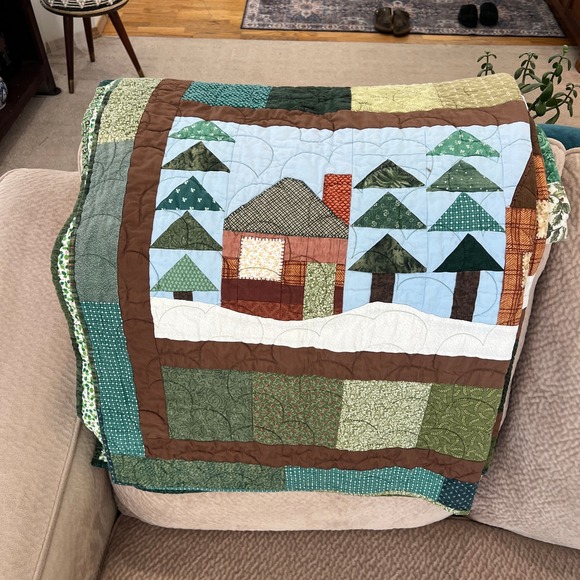 Handmade‎ Quilted Throw Blanket Winter Cabin Scene Green Red Christmas Theme